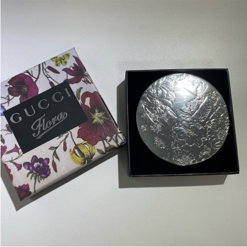 Gucci Flora Embossed Silver Compact Mirror